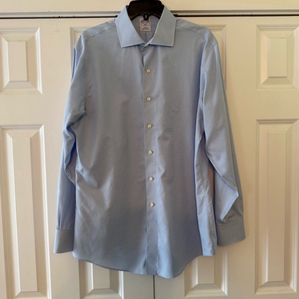 ⭐️ Brooks Brothers Light Blue Slim Fit Collared Shirt